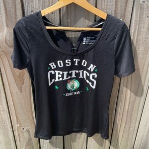 Boston Celtics Split Back Tee Shirt Sz L EUC